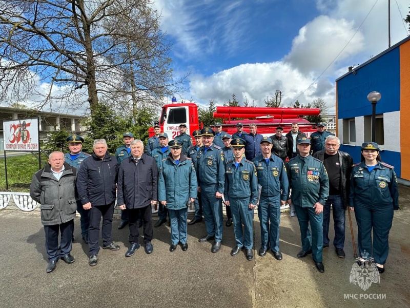 В День рождения пожарной охраны СССР в Гурьевске открыли памятник автоцистерне